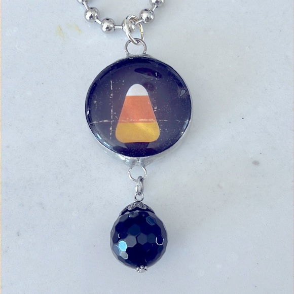 Halloween Necklace - Picture 1 of 2